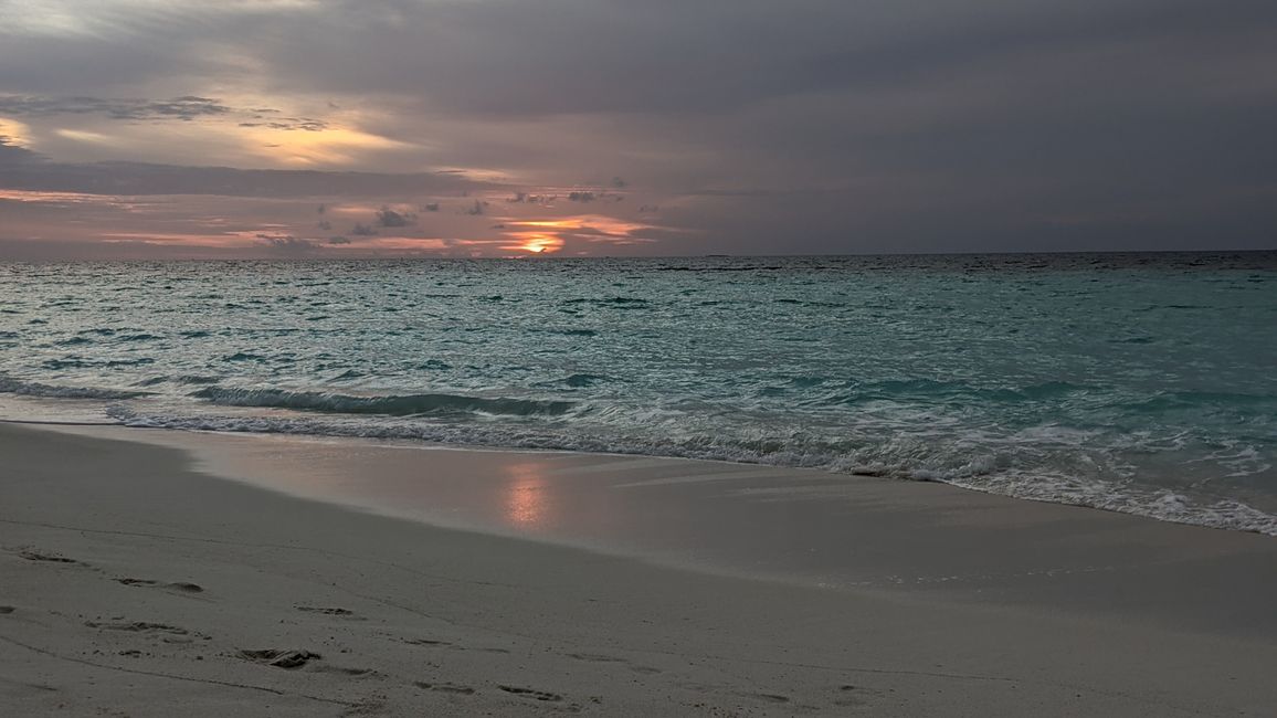 Maldives Day 3 - Where is the Sun?