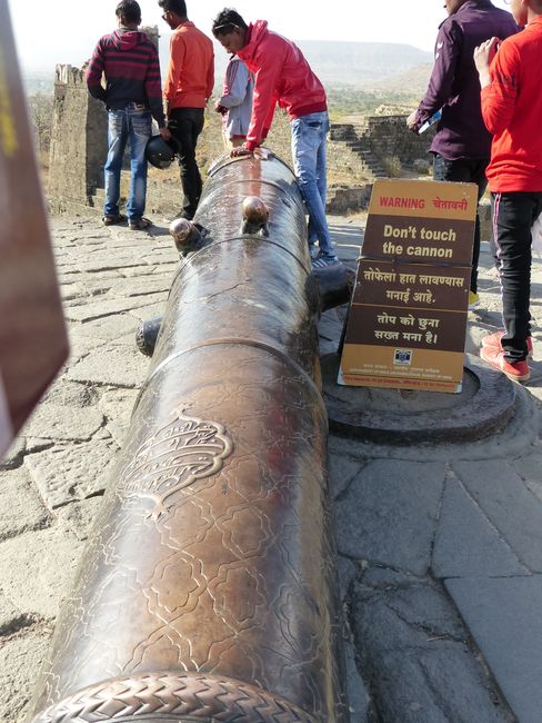 Don't touch the cannon...