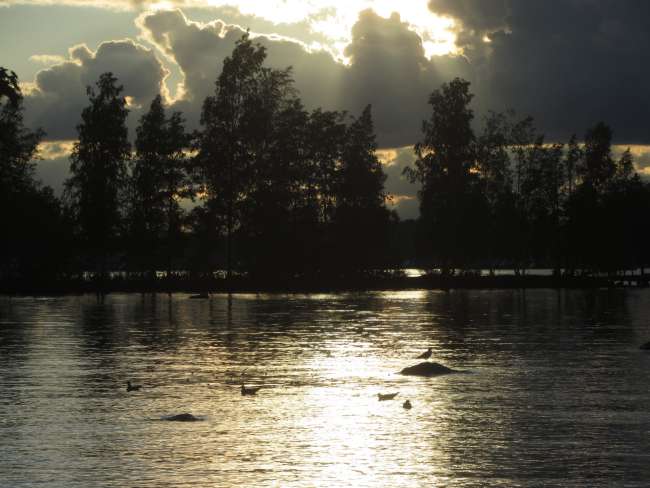 Tampere is located between two larger lakes: Lake Näsijärvi and Lake Saviselkä
