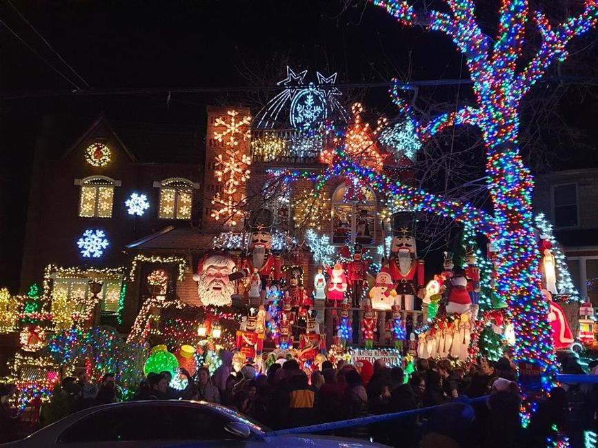 23/12/2019 - New York - Weihnachtsbeleuchtung von Dyker Heights
