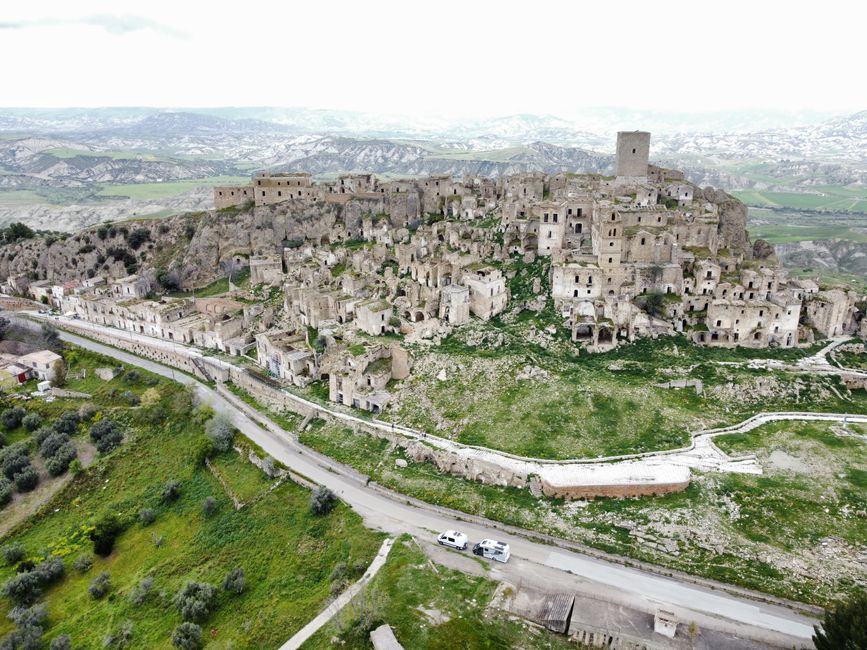 Decaying Craco