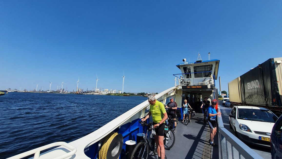 Ferry in IJmuiden