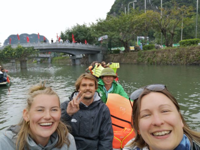 Boat tour in at Trang An