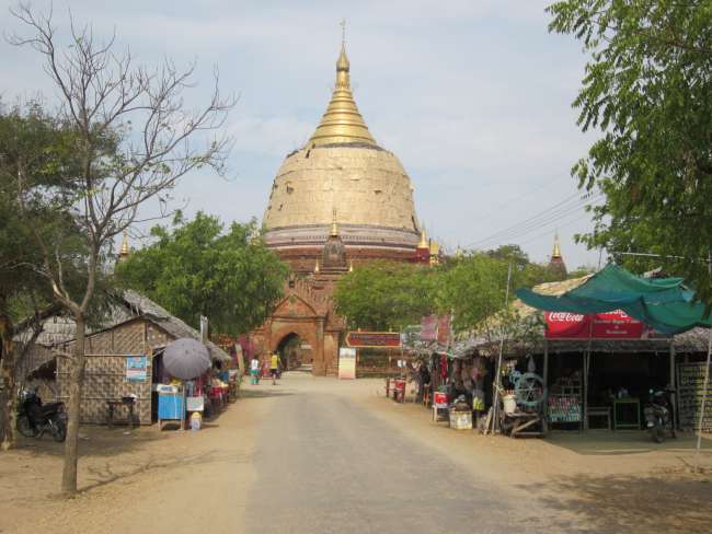 Tausendende Große und Kleine Pagoden in Bagan