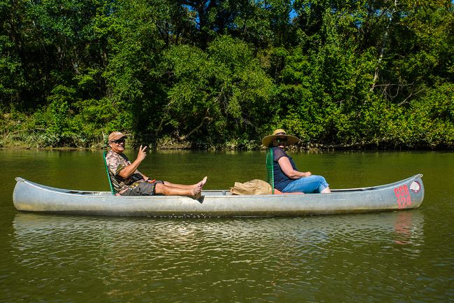Mark und Michelle auf dem Kanu