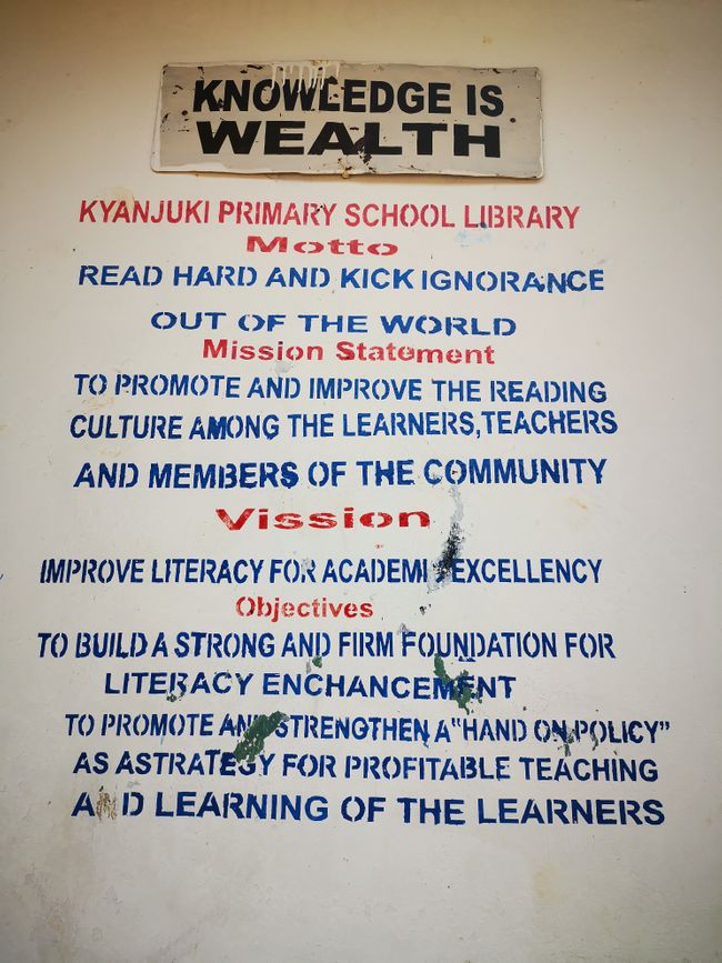 Dagur 3, 22. apríl 2021: Kyanjuki og Kilembe í Kasese hverfi - heimsækja Divine Mercy Primary School og YVCO Bulembia Child Development Centre