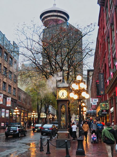 Steam Clock and Lookout in Gastown