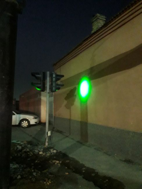 strange traffic light alignment