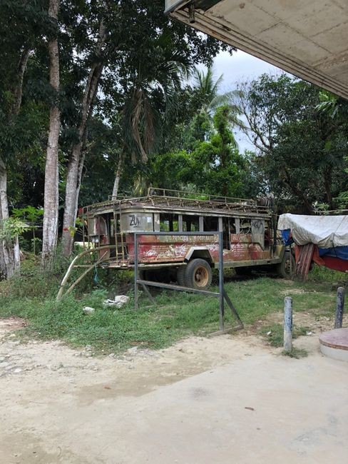 Jeepney Reparatur bedürftig 
