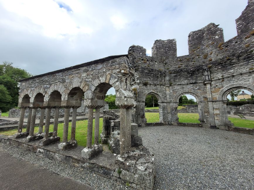 Fournocks, Kodra e Tarës, Newgrange, Monasterboice, Abbey Mellifont