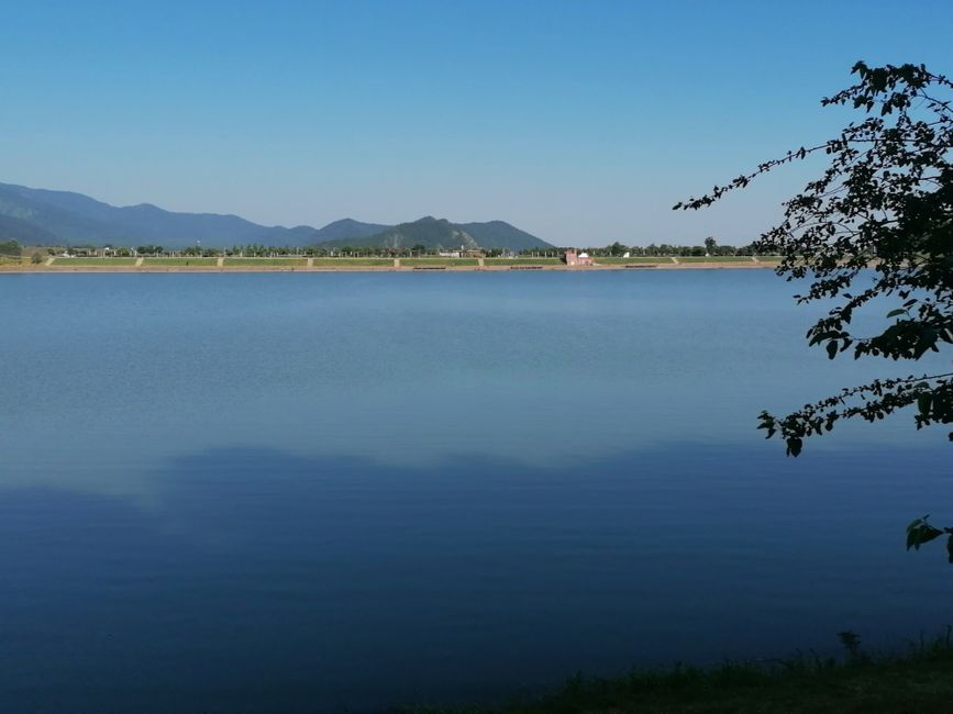 Lago Ilias y Tierra de Serpientes