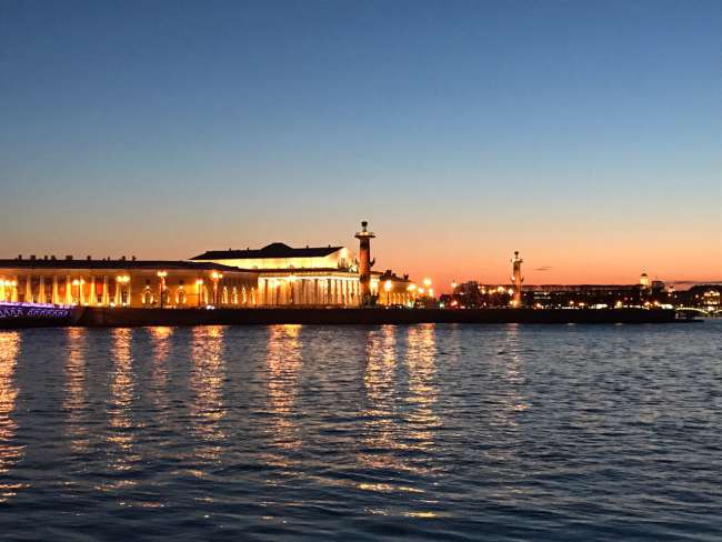 St. Petersburg am Abend