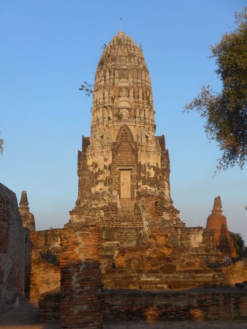 Wat Ratchaburana 