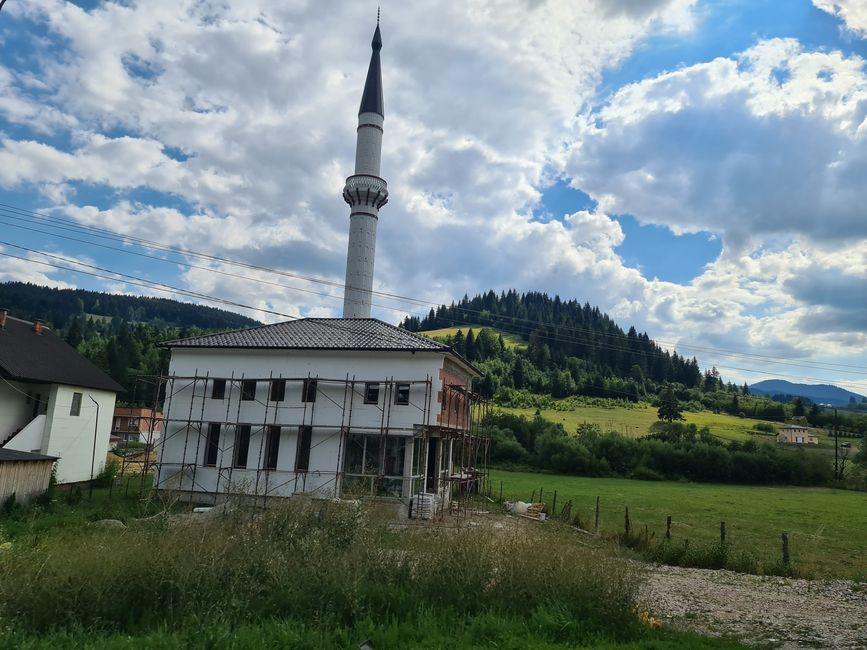 Klassiker Berglandmoschee im Bau.