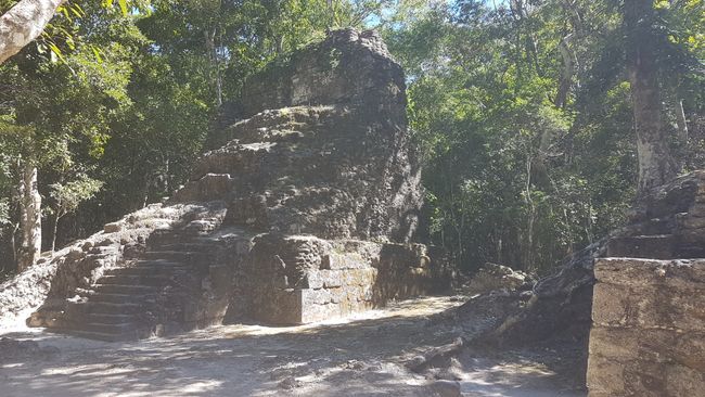 The first ruins of El Mirador