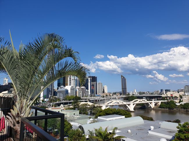 Brisbane - View from the rooftop terrace of our hostel (YHA Brisbane)