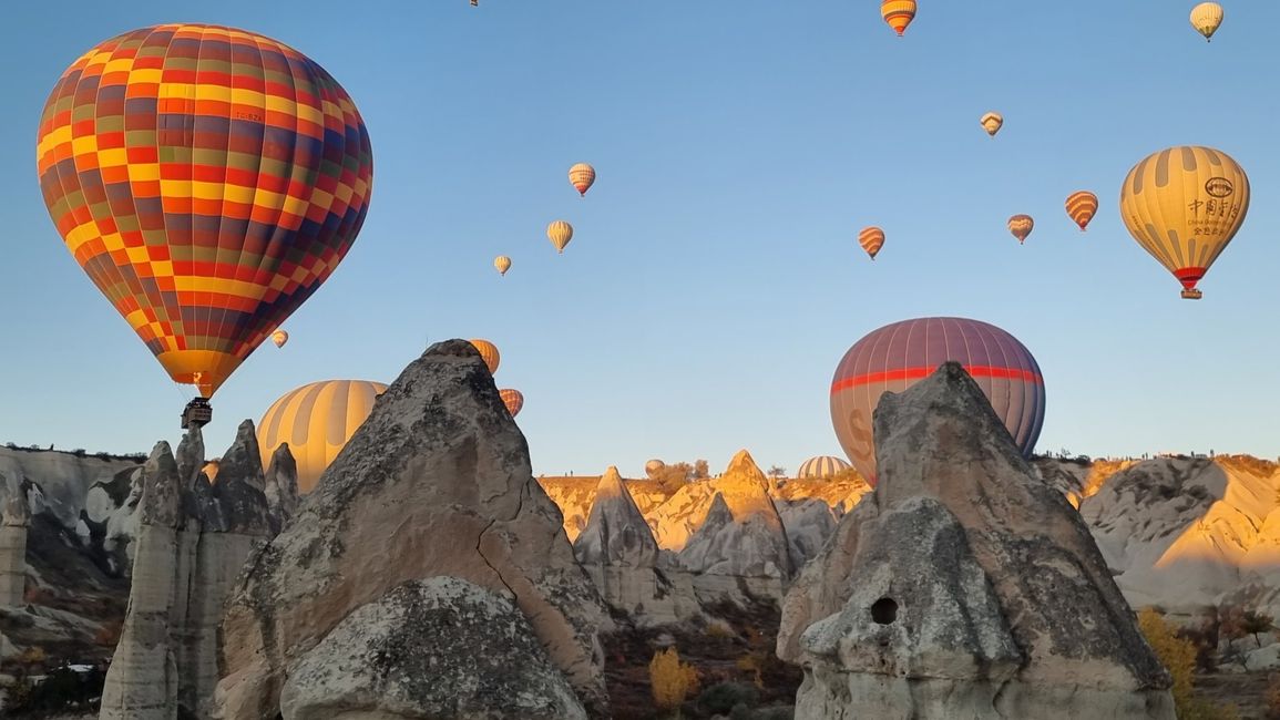 Balloons in Love Valley