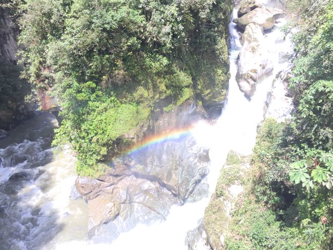 Toller Regenbogen am Wasserfall 