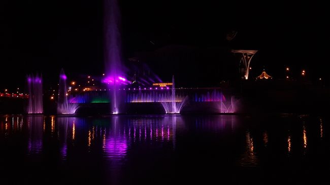This is what the fountain show looked like, also see the video! 