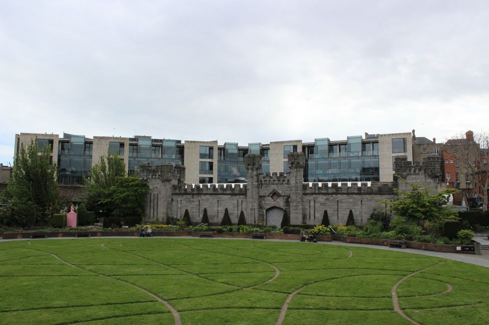 Dublin Castle Park 