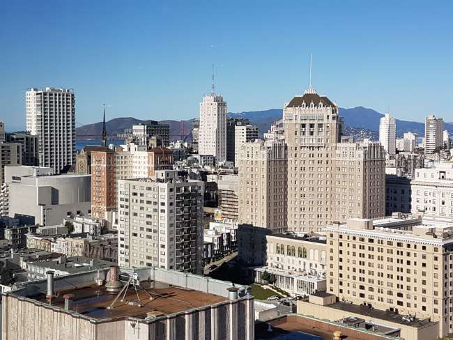 Från 36:e våningen på vårt hotell har du denna fantastiska allroundutsikt över San Francisco