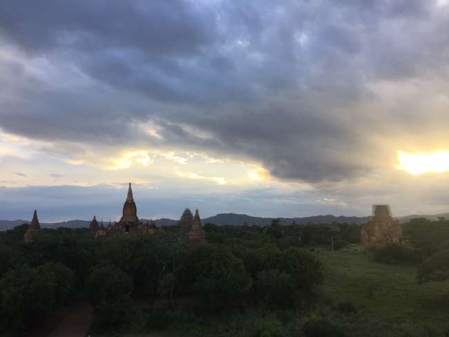 Bagan - in the temple sea of the former royal city