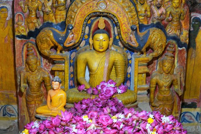 Buddha statue in the Silver Temple
