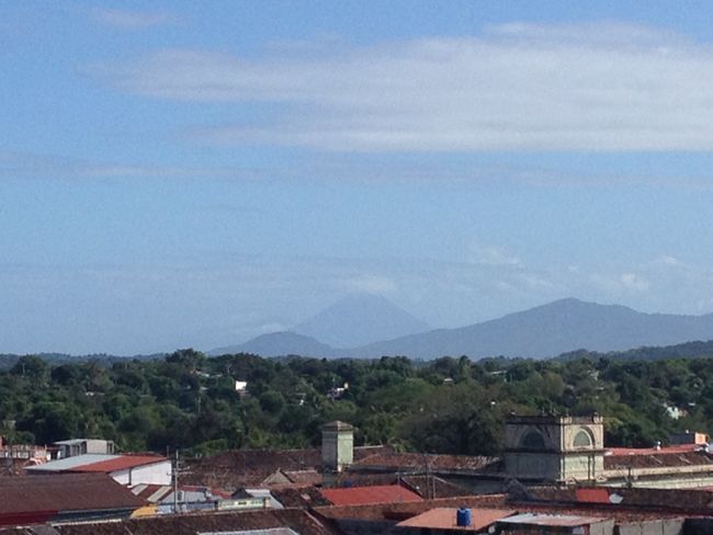 Vulkan Concepcion und dahinter Madera von der Ometepeinsel tauchen auf einmal auf 