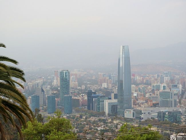 Blick auf den Torre Gran Costanera - höchtes Gebäude Südamerikas