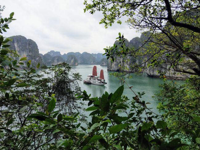 On the Dragon Pearl through the Halong Bay