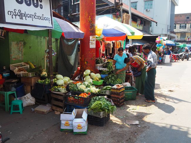 Market in Myeik