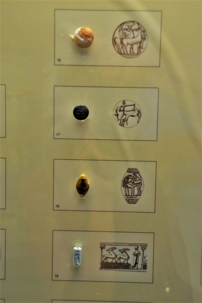 #109 Beehive graves and 5000-year-old jewelry.