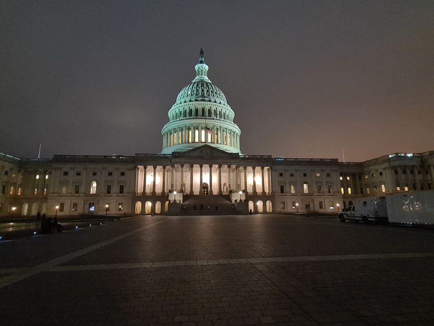 Capitol by night.