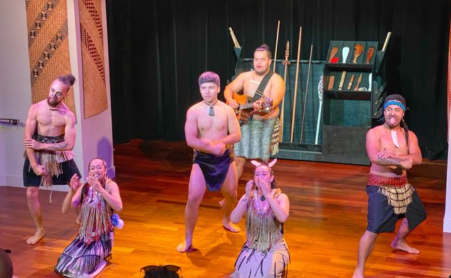 Great Maori show with the traditional Haka