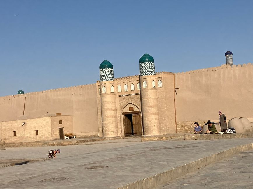 ဥဇဘက်ကစ္စတန်- Khiva