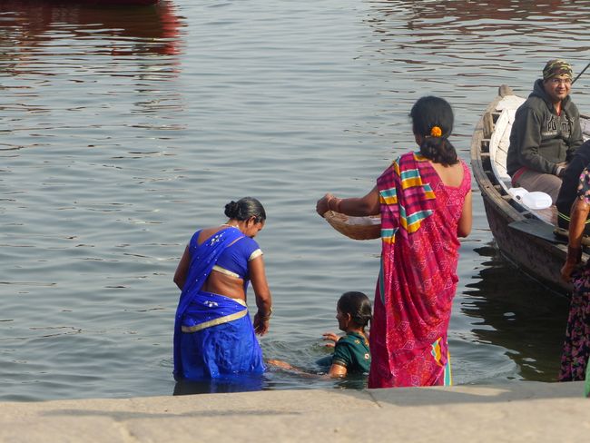 rituelles Waschen im Ganges