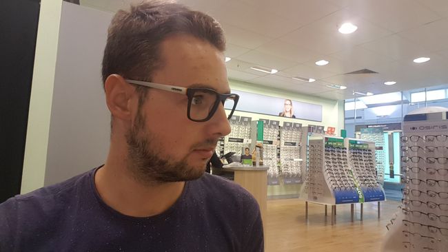 Das hier wird die Hauptbrille mit dünneren Gläsern. Beide!!! Brillen kosten zusammen gerade mal 250 Euro.