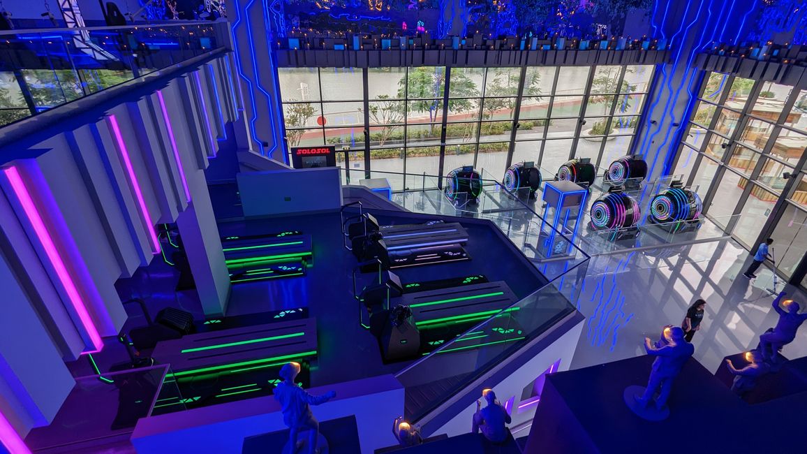 Tag 16 Abu Dhabi (2023): Wakeboarden und der krasseste Virtual Reality Spieletempel PIXOUL