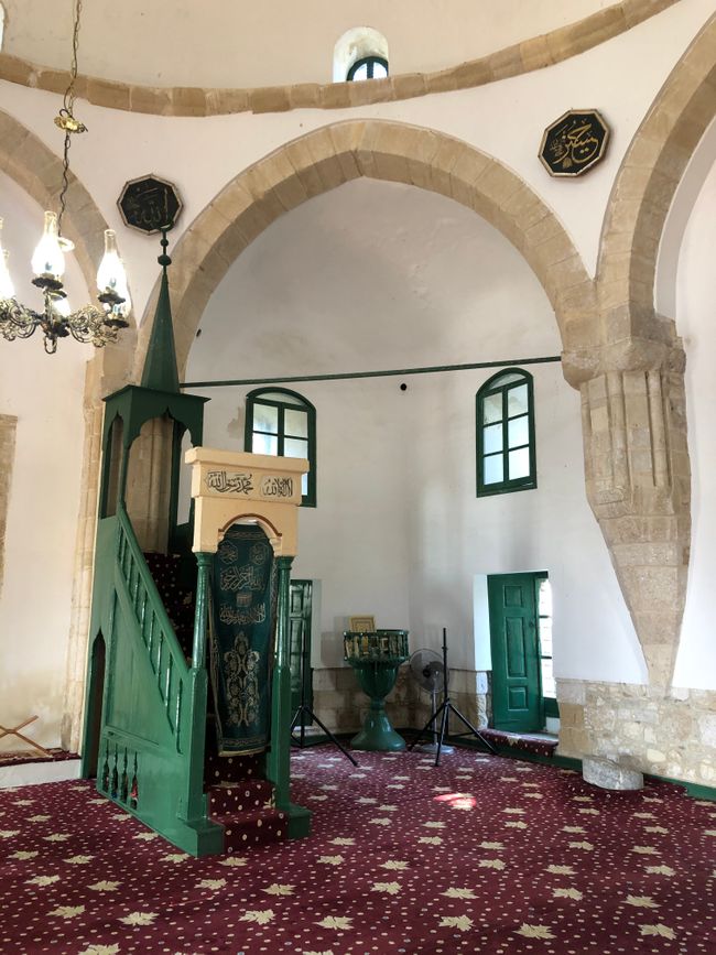im Innern der Moschee