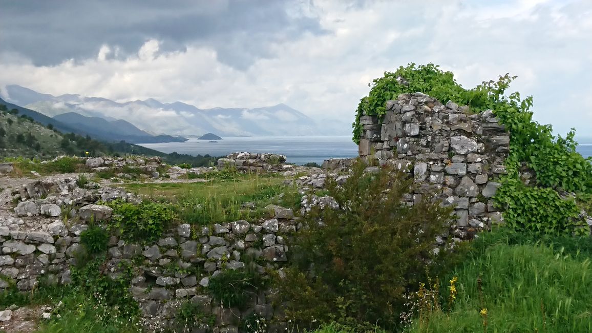 Albanien: Blick von Burg Shkodra auf Skadarsko See