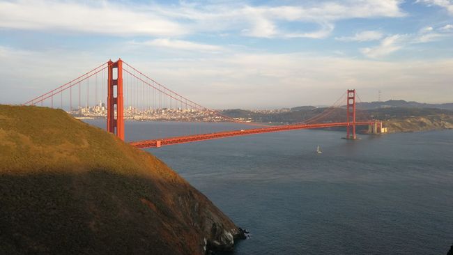 Die Golden Gate Bridge im Sonnenuntergang