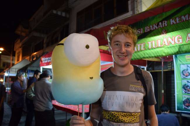 A minion! Made of cotton candy!