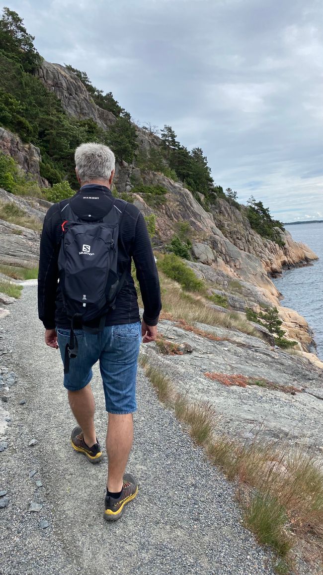Wanderung um die Odderøya Insel