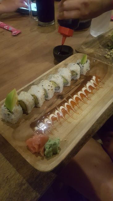 So froh, dass ich dieses geniake Sushi noch einmal essen konnte.