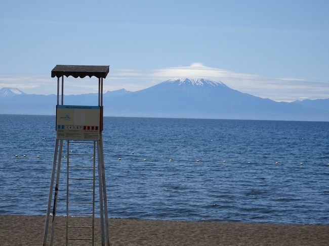 Lago Llanquihue bei Frutillar & Vulkan Osorno mit Hut / Lago Llanquihue & Volcano Osorno with hat