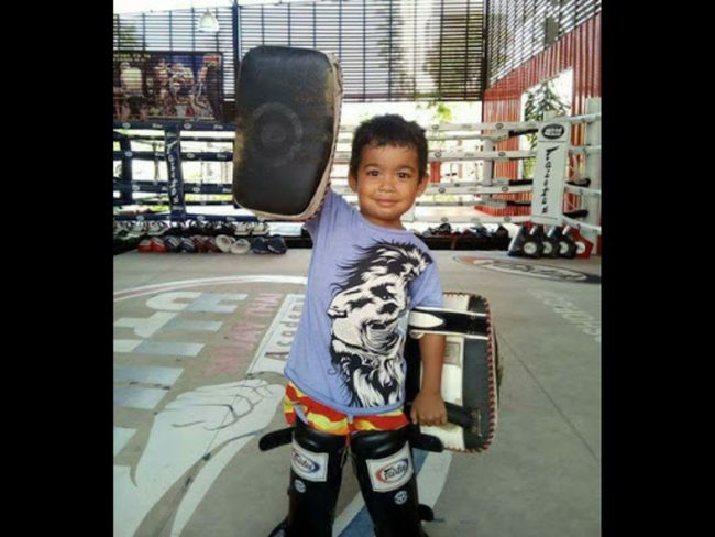Muay Thai kid Plaki