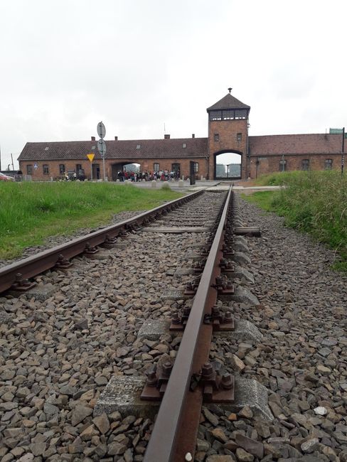 Einfahrt zum KL Auschwitz II - Birkenau