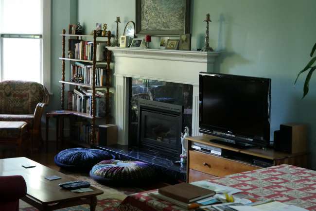 gemütliches Wohnzimmer im Airbnb