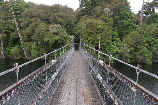 Висечки мост кај „Езерото Брунер“