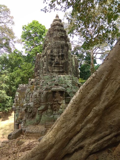 Travel group in Angkor Wat
